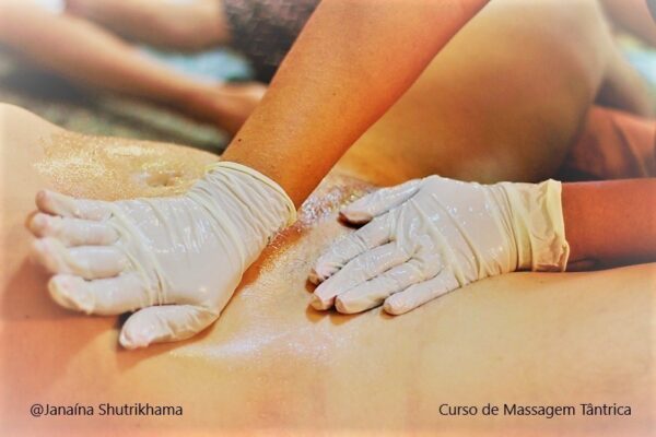 Curso livre de massagem tantrica Janaina Shutrikhama espalhamento